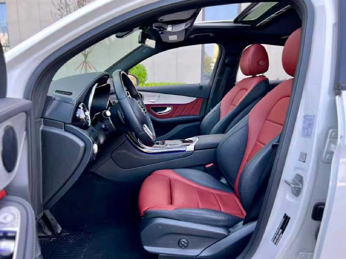 
								Mercedes-Benz GLC260L 4MATIC 2021 full									
