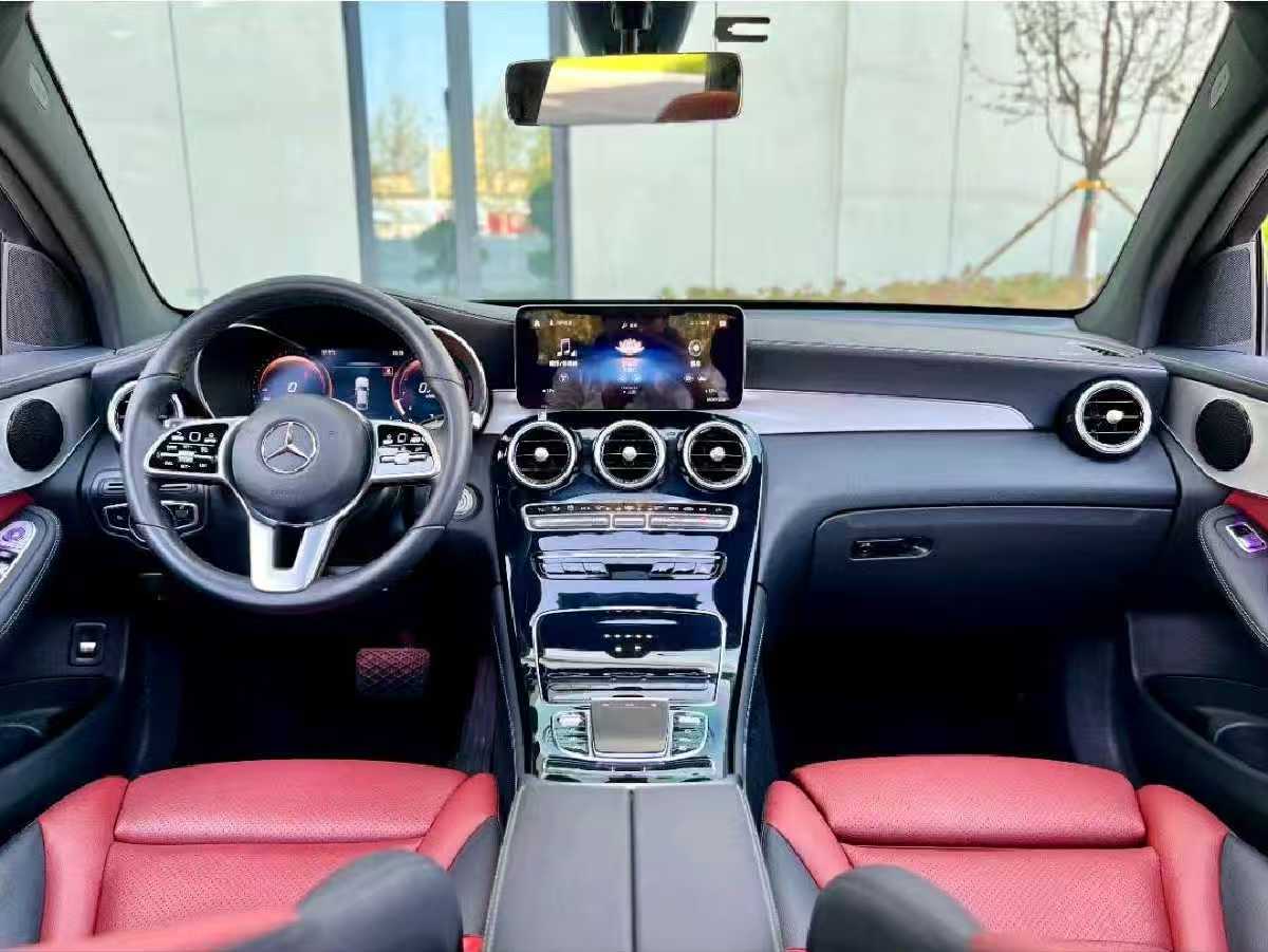 
								Mercedes-Benz GLC260L 4MATIC 2021 full									