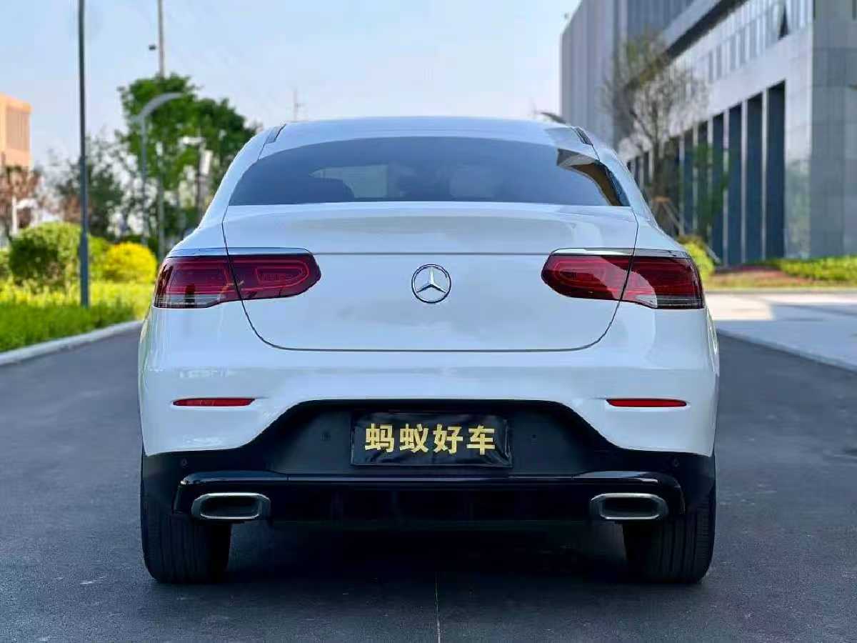 
								Mercedes-Benz GLC260L 4MATIC 2021 full									