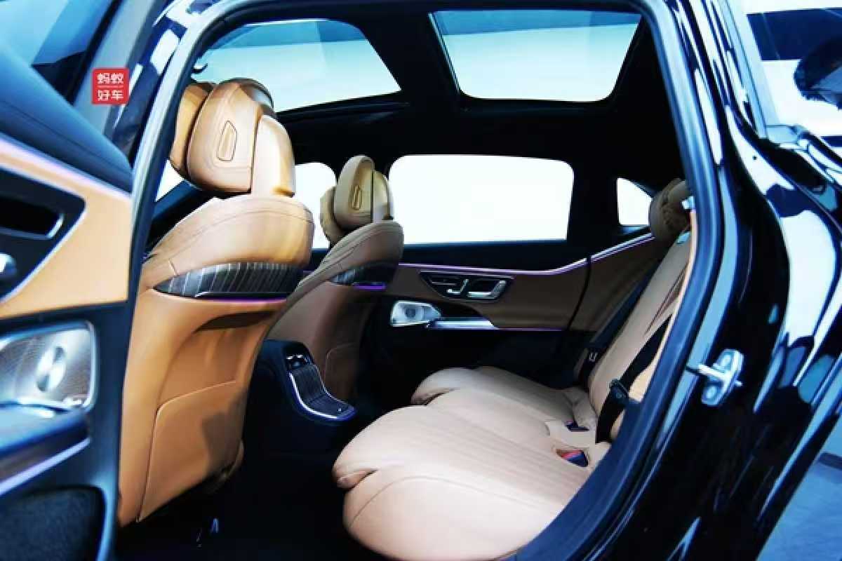 
								Mercedes-Benz E300L 2024 full									