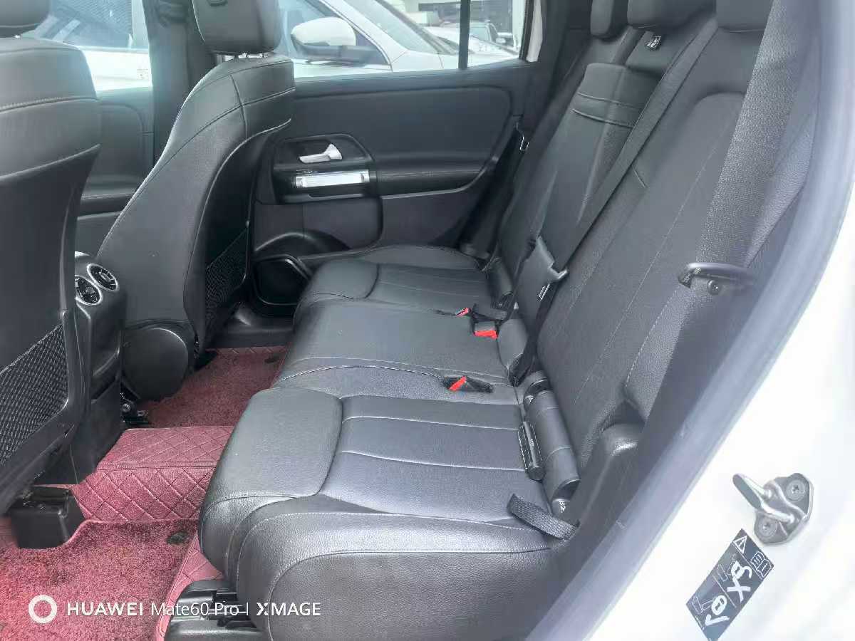 
								Mercedes-Benz GLB 200 2020 full									