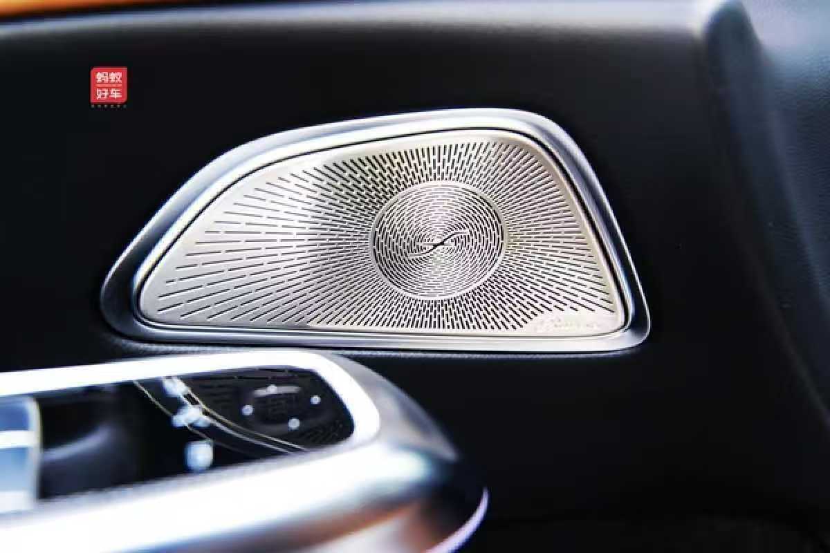
								Mercedes-Benz E300L 2024 full									