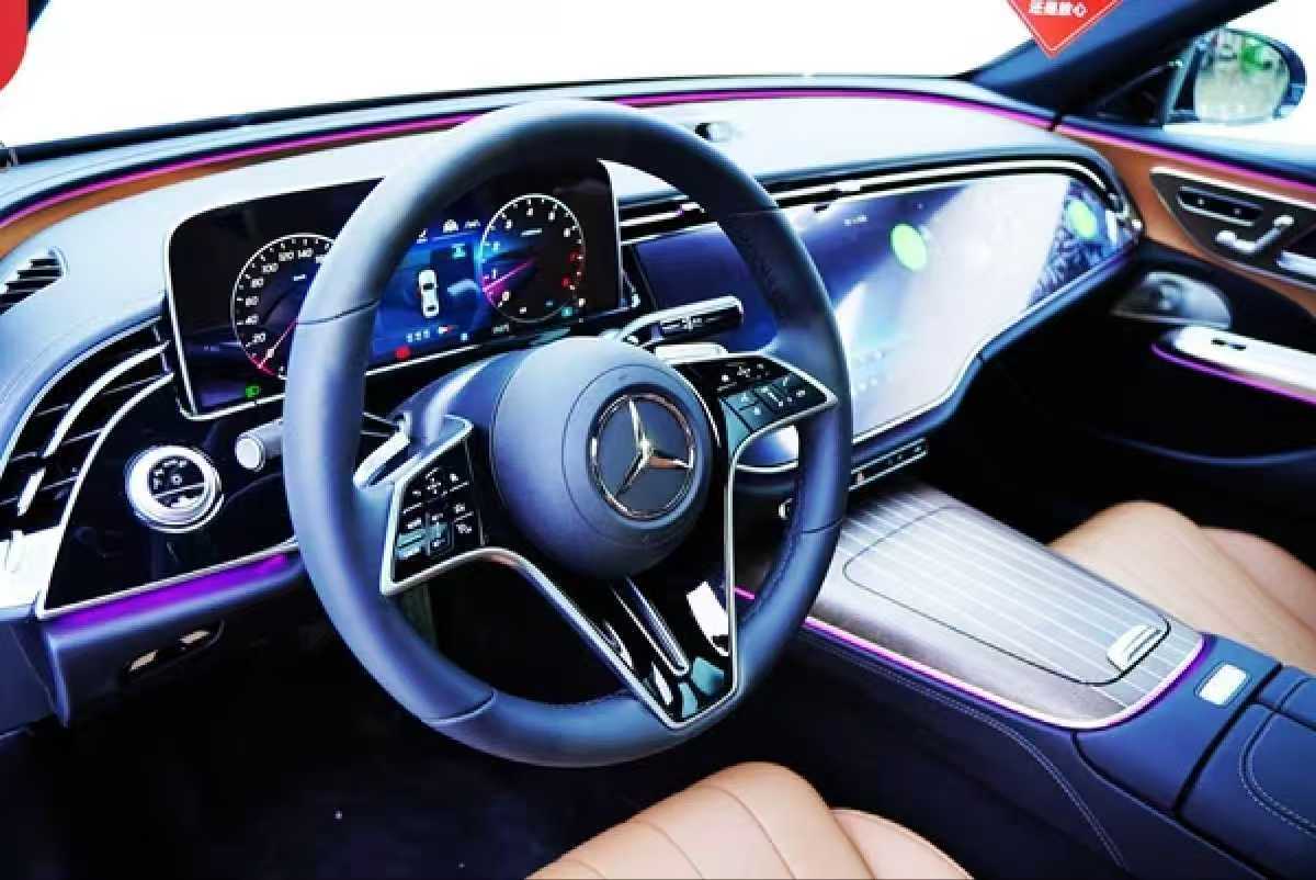 
								Mercedes-Benz E300L 2024 full									