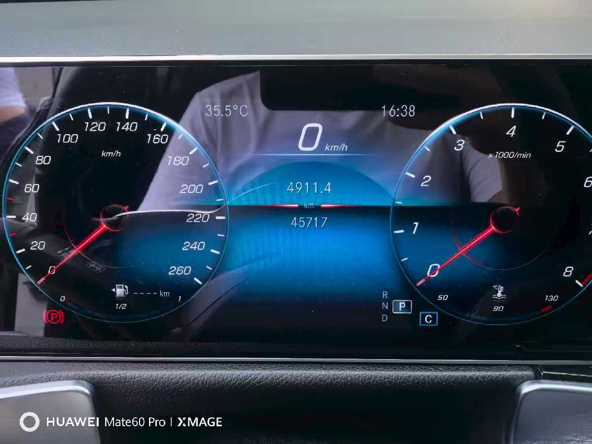 
								Mercedes-Benz GLB 200 2020 full									