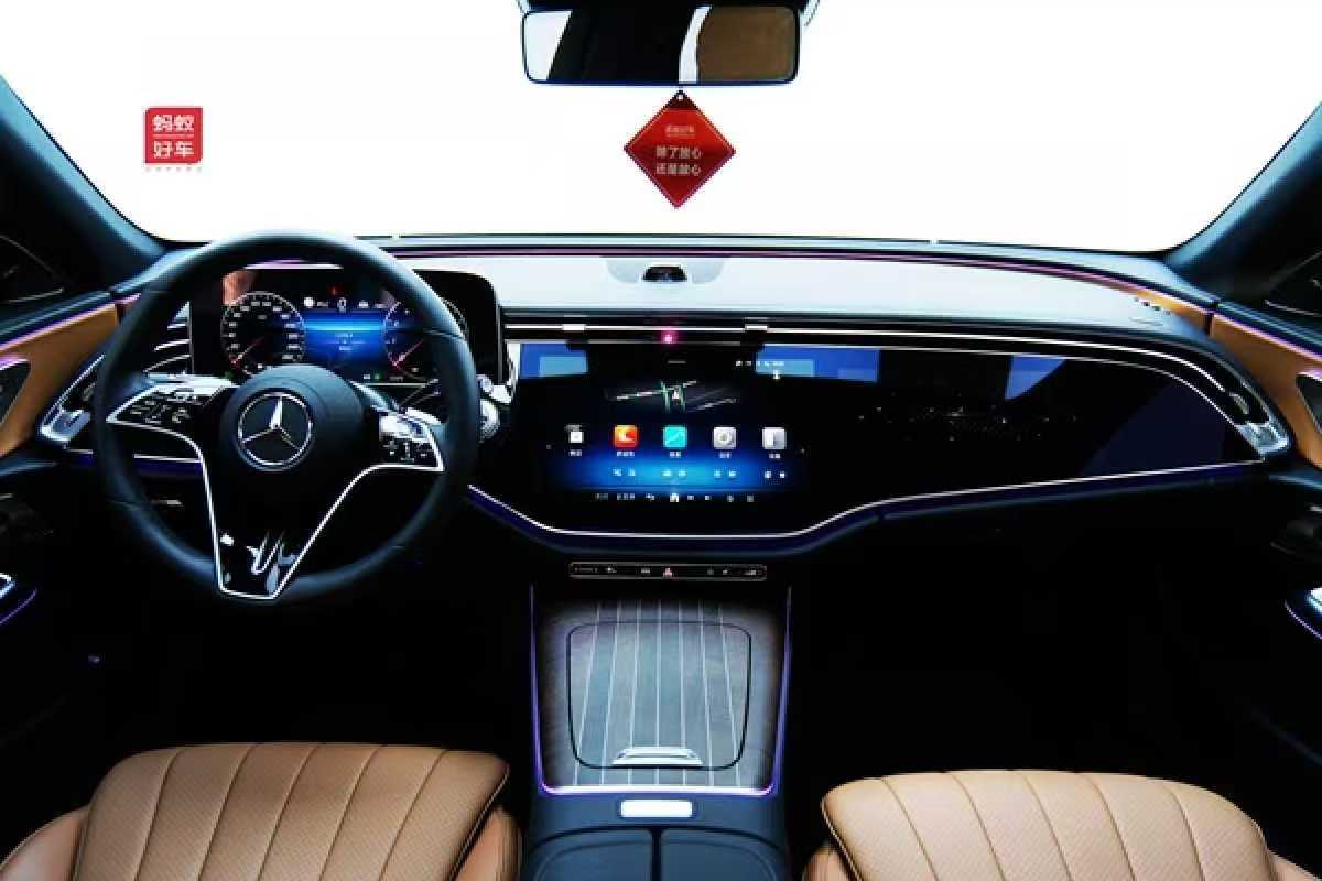 
								Mercedes-Benz E300L 2024 full									