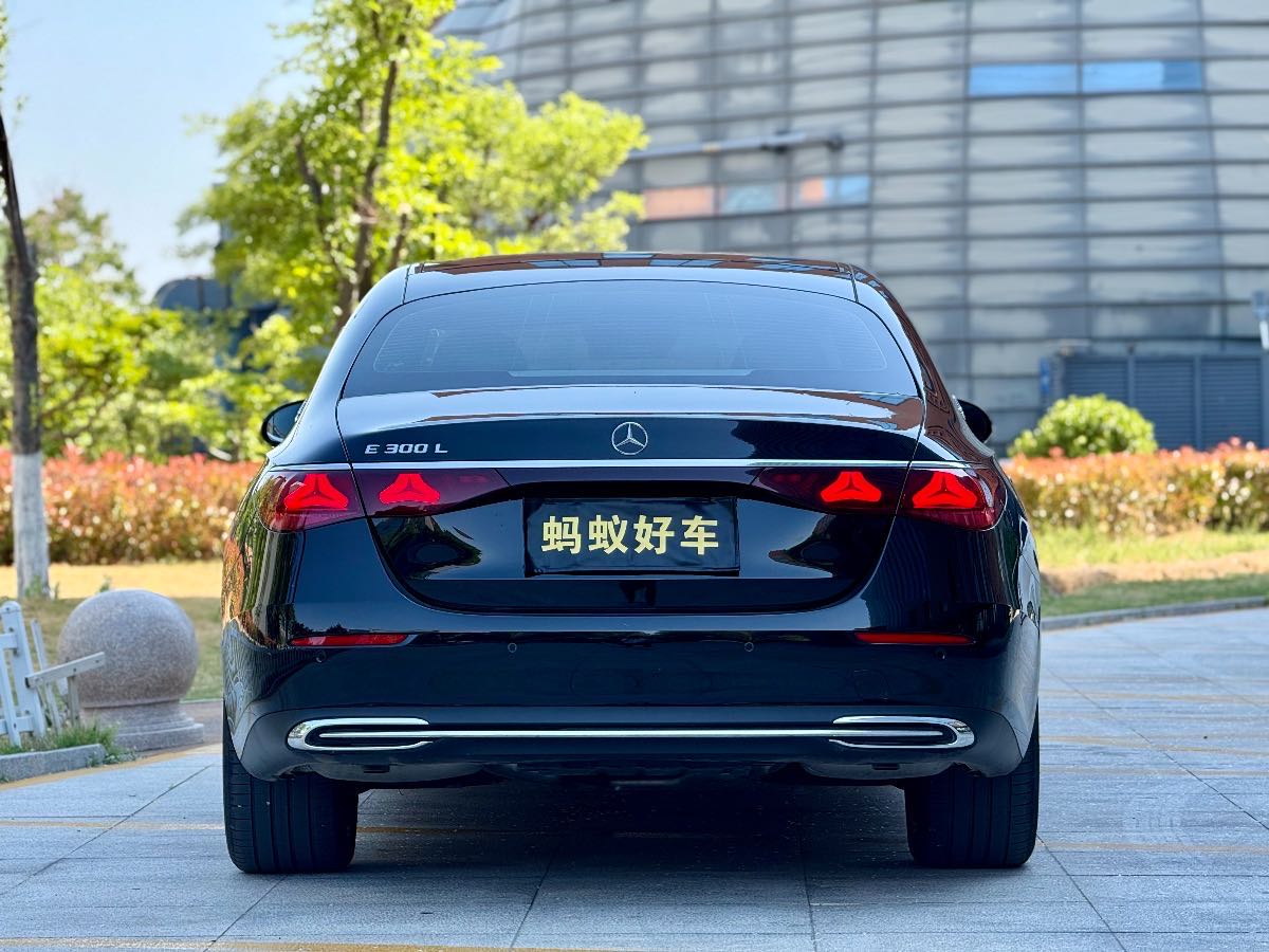
								Mercedes-Benz E300L 2024 full									