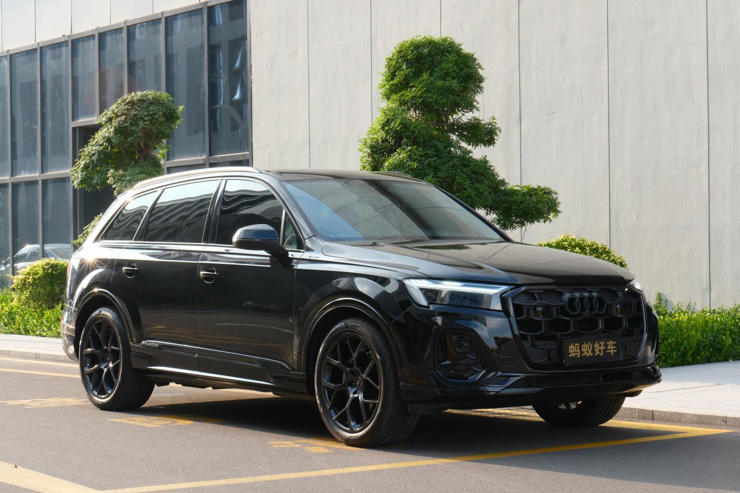 
								Audi Q7 2025 full									