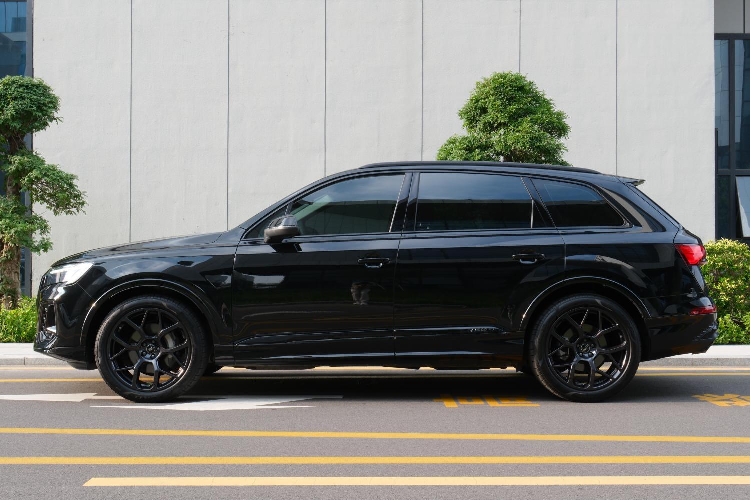 
								Audi Q7 2025 full									