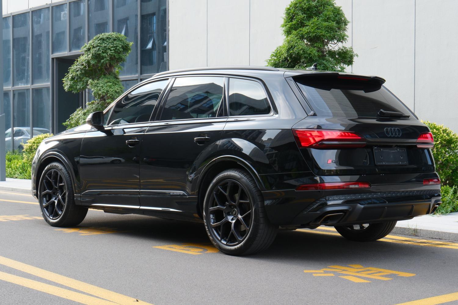 
								Audi Q7 2025 full									