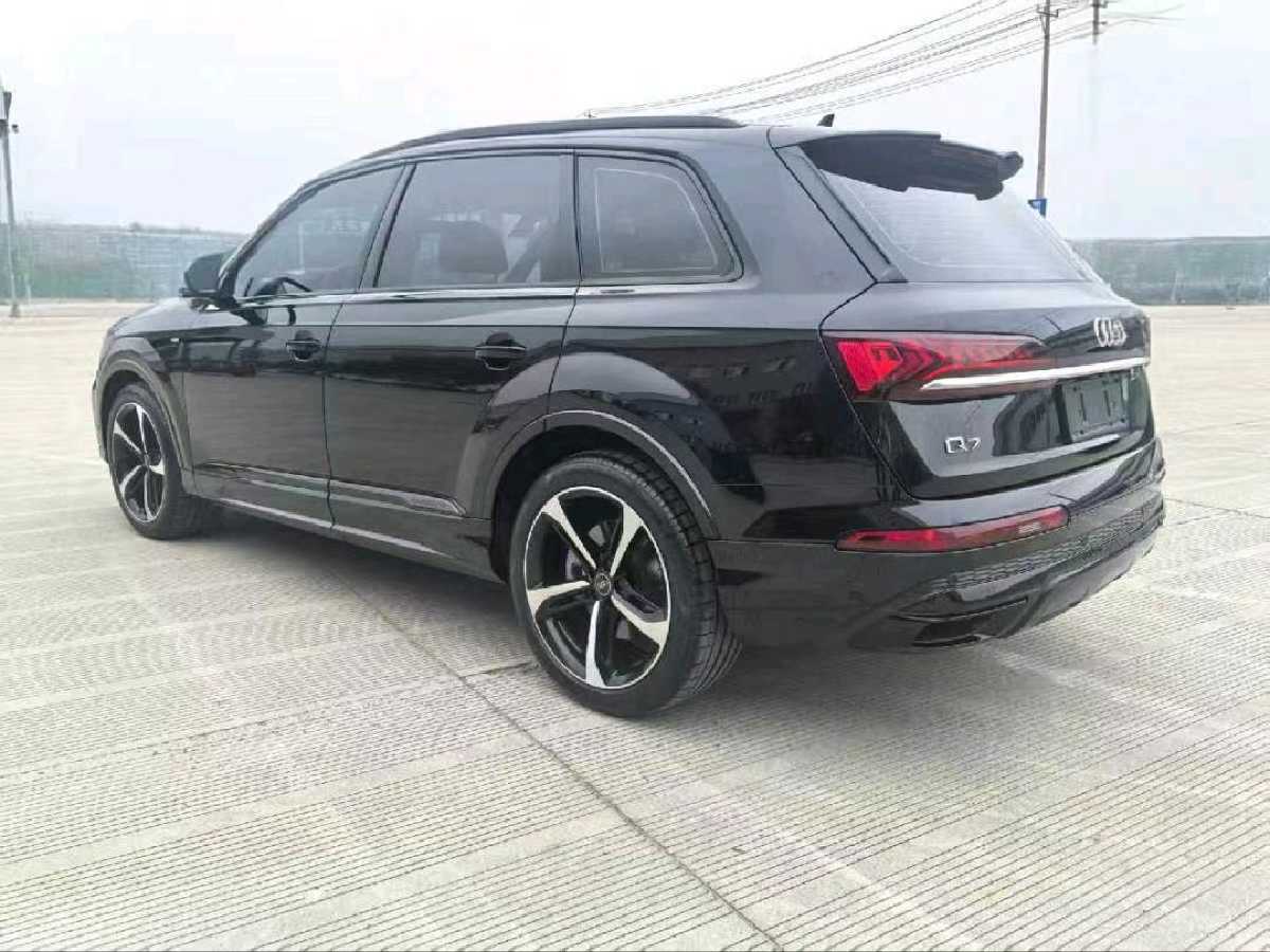 
								Audi Q7 2020 full									