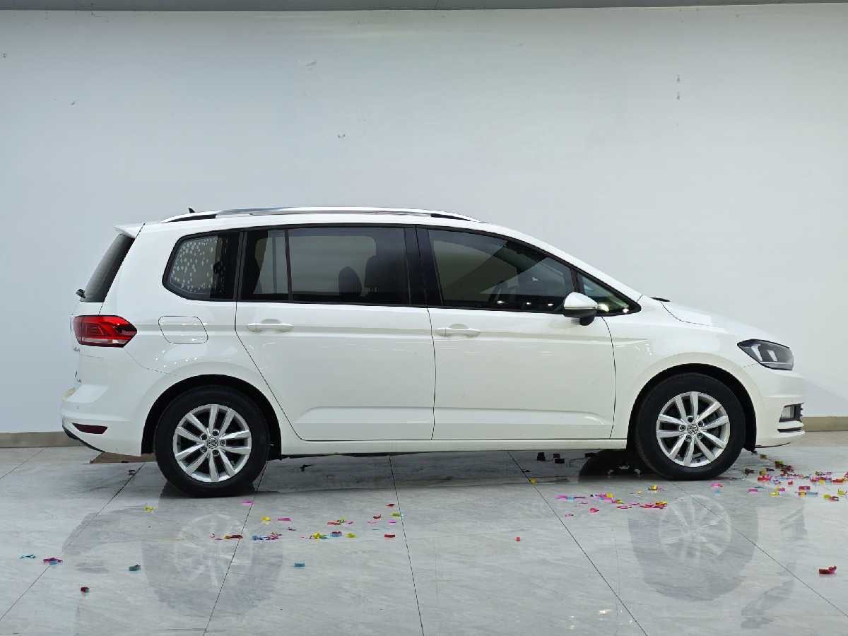 
								Volkswagen Touron 2018 full									