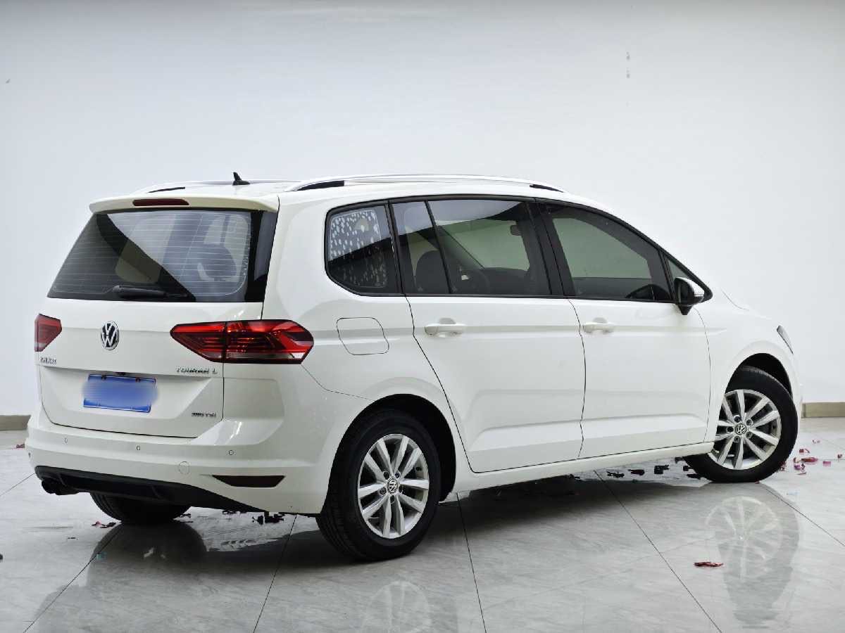 
								Volkswagen Touron 2018 full									