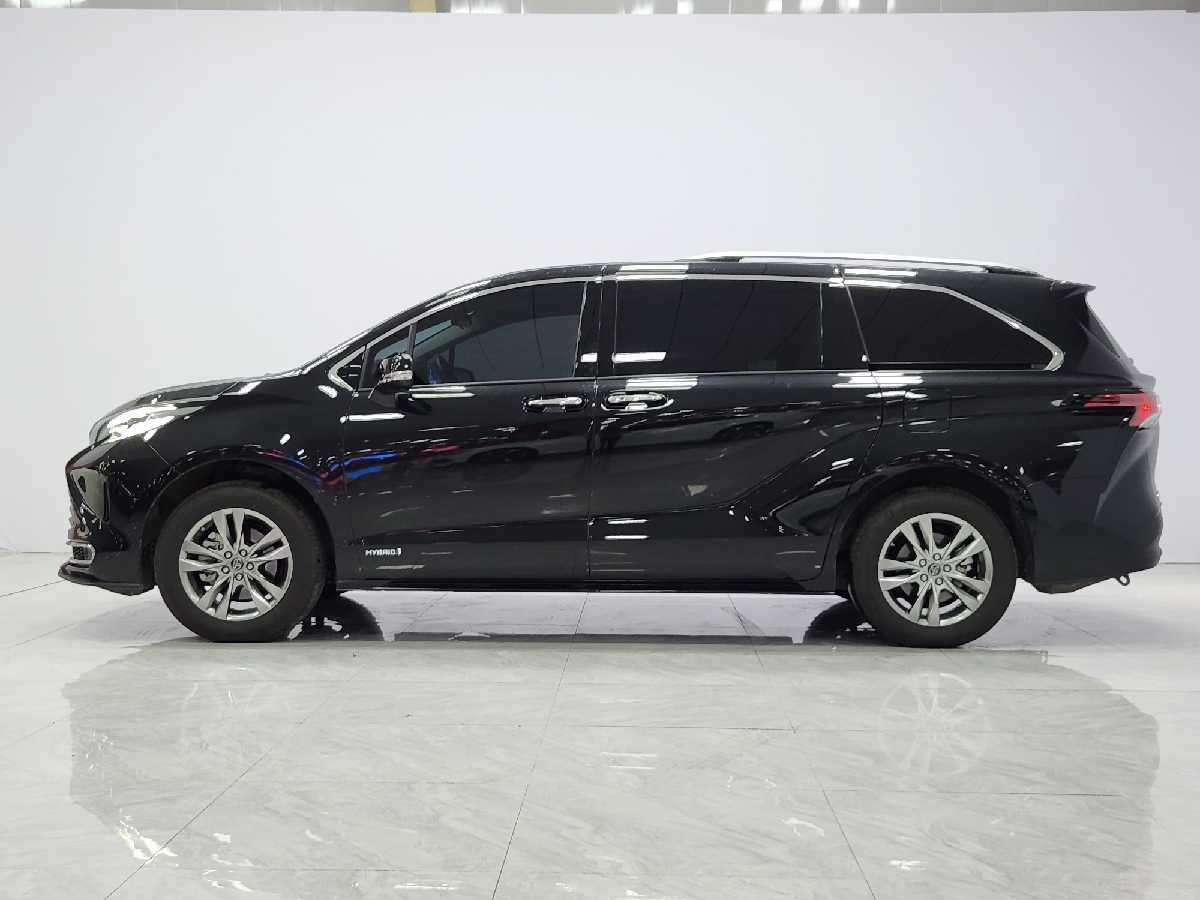 
								Toyota SIENNA 2023 full									
