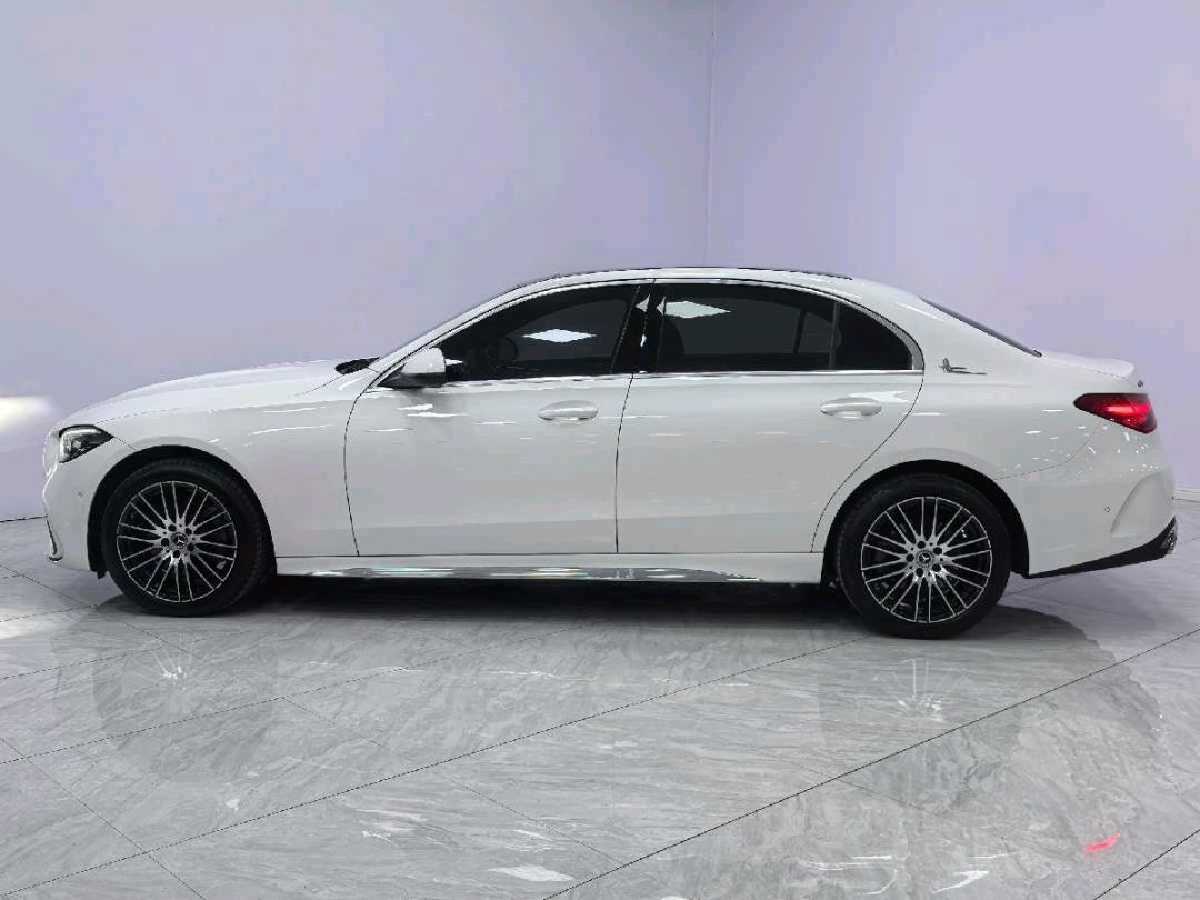 
								Mercedes-Benz C260L 2023 full									